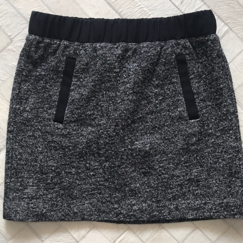 LOFT MINI SKIRT - Picture 1 of 6
